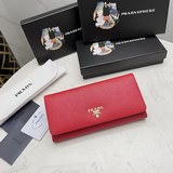 PRADA、經典款蓋頭錢包兩拆經典之作、簡單時尚、 意大利頂級原單十字紋牛皮質感