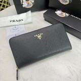 PRADA、經典款小 單拉鍊錢包經典之作、簡單時尚、 意大利頂級原單十字紋牛皮質
