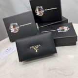 PRADA爆款男士卡包專櫃最新款式，官網同步，正品開發， 意大利頂級原單十字紋牛