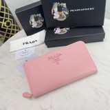 PRADA、經典款小 單拉鍊錢包經典之作、簡單時尚、 意大利頂級原單十字紋牛皮質