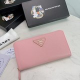 PRADA、經典款小 單拉鍊錢包經典之作、簡單時尚、 意大利頂級原單十字紋牛皮質