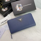 PRADA、經典款小 單拉鍊錢包經典之作、簡單時尚、 意大利頂級原單十字紋牛皮質
