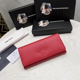 PRADA、經典款蓋頭錢包兩拆經典之作、簡單時尚、 意大利頂級原單十字紋牛皮質感