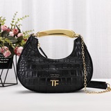 TOM FORD新款鳄魚紋單肩包金色logo字母、金色五金配件、一個平頂手柄、