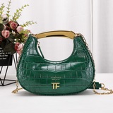 TOM FORD新款鳄魚紋單肩包金色logo字母、金色五金配件、一個平頂手柄、