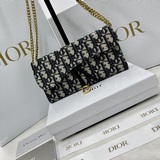 品牌：Dior 621668顔色： 黑色 棗紅 粉色 蘭色 尺寸： 19*1