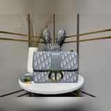 寶藍，配原版盒【Di0r 30 Montaigne蒙田包】靈感來自Dior194