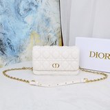 Dior牛皮發财包/多用包195非常百搭！有幾種背法斜挎，單肩，手拿都可以，後