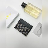 這款Dior卡夾高雅精緻 采用迪奧提花面料配牛皮精心制作[強]飾以Oblique