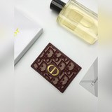 這款Dior迪奧Montaigne卡夾經典高雅[玫瑰]采用Oblique印花精心