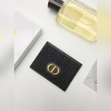 這款Dior迪奧Montaigne卡夾經典高雅[玫瑰]采用Oblique印花精心