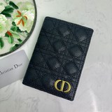 Dior護照本，80dior配羊皮做工完美每一個細節都做到極緻堅持高品質低價位，