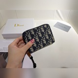 品牌：Dior 0933顔色：  黑色 尺寸：9*11說明：Dior專櫃最