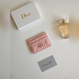 迪奧 Dior Caro 五格卡夾是本季新品，優雅實用。款號：S5130 采用柔