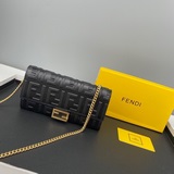 品牌：Fendi 621666顔色：  黑色 尺寸： 19*10.5*3.5