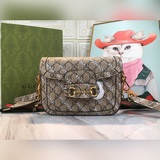 0Gucci> xBalenciaga聯名款馬鞍包～巴黎世家的春夏大秀中