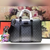 新品來襲【 #Gucci Now# 】 中性款電腦包；VIP專櫃獨家定制！獨家首