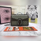Dionysus系列經煥新演繹後，融入新提手設計，驚豔亮相2020春季系列。靈感