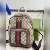 Gucci雙肩包   尺寸22*29*15  背包始終是不可或缺的一部分，以