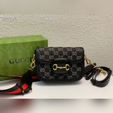 【gucci古馳】   複古牛仔布系列，經典标志性的代表，作為全新的水洗牛仔布面