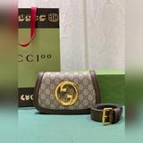 全新gucci blondie系列手袋不僅擁有獨特的靈動氣質，也兼具了創作總監亞