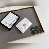 頂級原版 全皮卡包# GUCCI新款女士卡包。GG Marmont卡片夾。采用小
