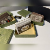 品牌：GUCCl 195501顔色： 棕色 白色 尺寸： 11.5*8.5*