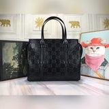 g家新款。市場頂級獨家控貨，專/櫃品質  采用進口牛皮，原廠五金！精緻做工。獨家