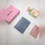 [慶祝]MIUMIU經典羊皮卡包[玫瑰]品牌标志性的Matelassé圖案賦予此