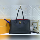 m57345 2023春夏新品-lockme 手袋lockme 手袋選用粒面小