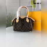 原版貨口啤滿滿的贊．lv 小號手袋 m40143，這款手袋采用褶皺monogra