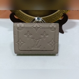 M80152/M80151    這款Cléa錢包以Monogram Empre