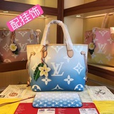 m45680   本款 neverfull 中號 tote 包以漸變粉彩色調浸染