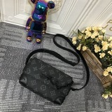 升級版  81746 81783 新款 steamer 系列郵差包為 new c