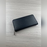 m60017水波紋帶光滑皮質飾邊的壓紋小牛皮 潮流時尚的拉鍊錢夾  八個信用卡位