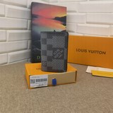 m60403出自男裝藝術總監kim jones之手的新式monogram花紋極具