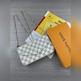 款號：61276顔色：白格/粉 尺寸：21x11x2ppchette fe