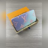 款號：81340顔色：粉色 尺寸：19.5x10.5x2.5漸變zippy