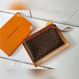 頂級原版帶禮盒 pochette apollo 手袋此款由柔軟monogram