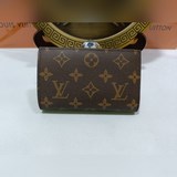 m60235/m86366  這款結合多種風格錢夾采用monogram帆布制造，