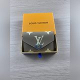 款號：80086顔色：卡其 尺寸：12x9.5x1.5【victorine