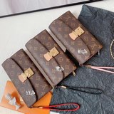 品牌：lv m58102顔色：白格 黑色 大紅 粉色 尺寸： 22*10*3
