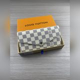 款號：60531顔色：白格 尺寸：19x10x2内面配色 這款信封式錢夾以