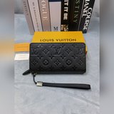 lv m81326 尺寸： 22*10*3.5lv專櫃最新款式火爆登場！清爽