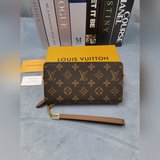 lv m81326 尺寸： 22*10*3.5lv專櫃最新款式火爆登場！清爽