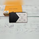 m62914  m30271  n64038這款零錢卡片包設計時尚，採用mono