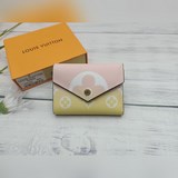 m80386   這款特別victorine 錢包以monogram帆布製造，