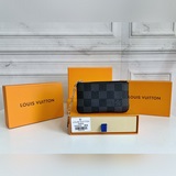 damier 帆布小皮包可放零錢和鑰匙，放入手袋或衣服口袋輕而易舉。鑰匙環，鑰匙
