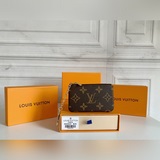damier 帆布小皮包可放零錢和鑰匙，放入手袋或衣服口袋輕而易舉。鑰匙環，鑰匙