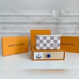 damier 帆布小皮包可放零錢和鑰匙，放入手袋或衣服口袋輕而易舉。鑰匙環，鑰匙